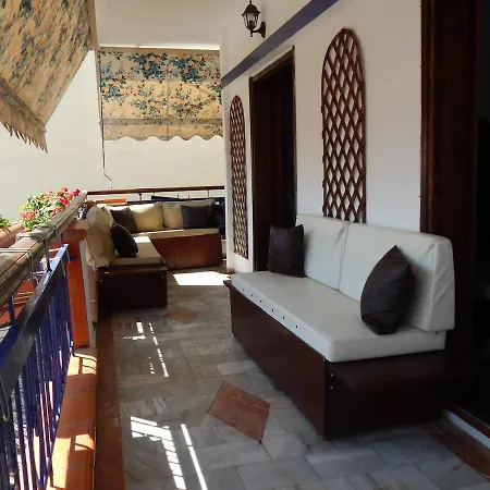 Greek Family House * Nea Skioni