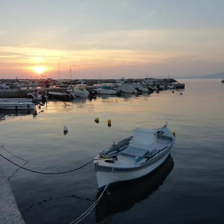 Greek House With Seaview,parking And Yard With Bbq Holiday home *