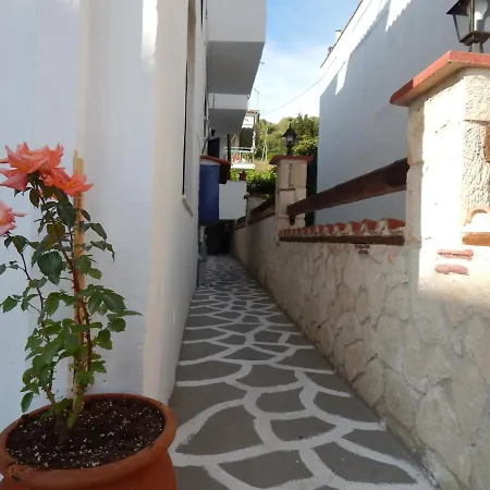 Holiday home Greek House With Seaview,parking And Yard With Bbq Nea Skioni