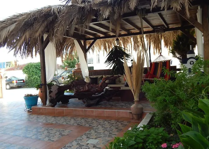 Greek House With Seaview,parking And Yard With Bbq 度假居
