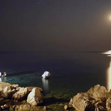 Semesterbostad Greek House With Seaview,parking And Yard With Bbq