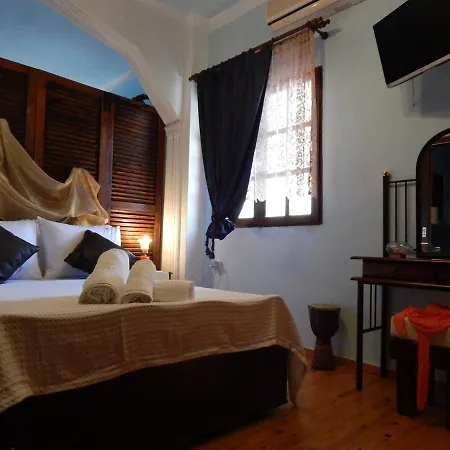 Semesterbostad Greek House With Seaview,parking And Yard With Bbq *